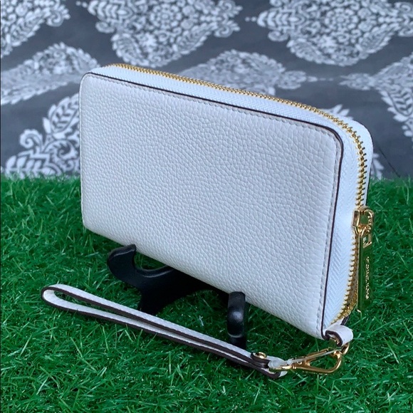 MICHAEL KORS JET SET TRAVEL LG FLAT MF PHN CASE - Picture 4 of 16